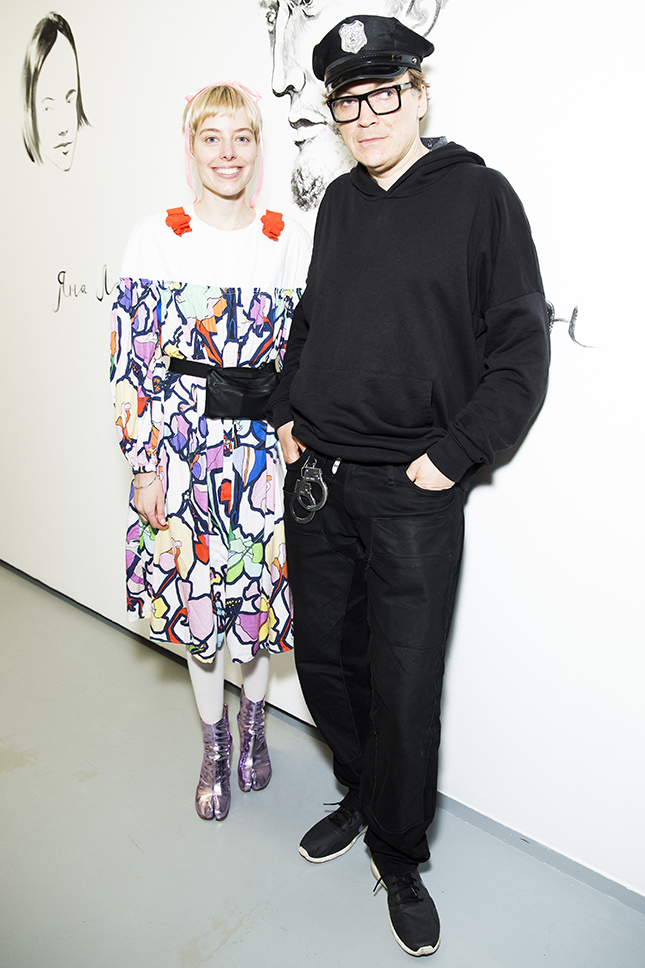 ������ ������ � ����� ����������� �� �������� �������� ��������� ������. Louis Vuitton Travel Book� � ����